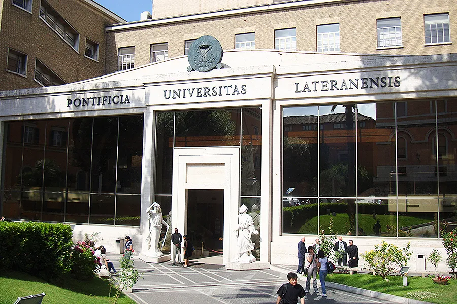 Pontifical Lateran University. .  calu777_cc 2.0