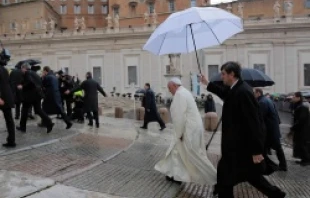 Pop Francis ascends the stairs leading up to the platform from which he will speak during his Feb. 5, 2014 General Audience   Andreas Dueren/CNA