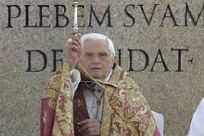 PopeBenedictApril5