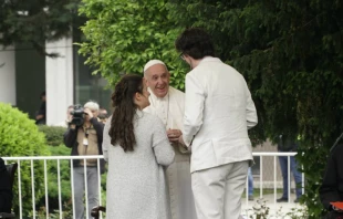 Pope Francis greets young people in Skopje, North Macedonia May 7, 2019.   Andrea Gagliarducci.