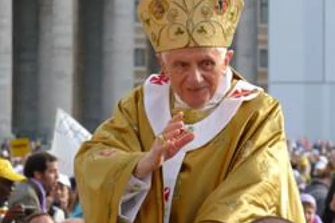 Pope Benedict XVI St Peters Square Beatification Ceremony 2 CNA Vatican Catholic News 10 24 11