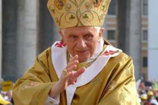 Pope Benedict XVI St Peters Square Beatification Ceremony 3 CNA Vatican Catholic News 10 24 11