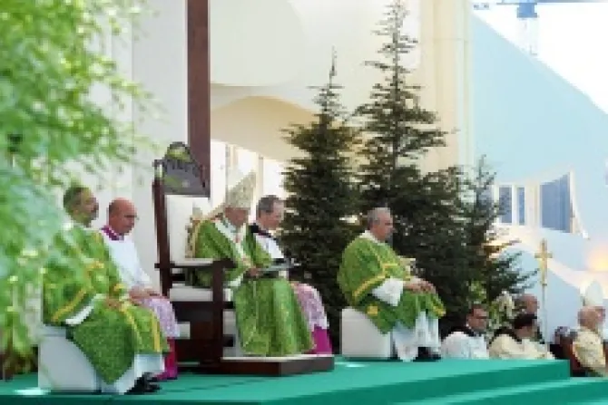 Pope Benedict XVI celebrates Mass in Beirut with the presentation of the Apostolic Exhortation Credit LOsservatore Romano CNA500x320 Vatican Catholic News 9 16 12