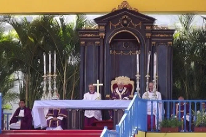 Pope Benedict XVI celebrates Mass in Havanas Revolution Square March 28 2 CNA500x315 World Catholic News 3 28 12