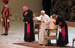 Pope Benedict XVI gives the final blessing at the Nov. 14, 2012 general audience in Paul VI Hall. ?w=200&h=150