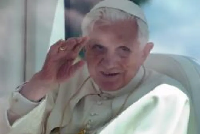 Pope Benedict XVI in the Popemobile Credit Mazur CNA340x269 World Catholic News 9 24 11