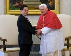 Pope Benedict XVI meets Vietnamese President Nguyen Minh Triet in December 2009. ?w=200&h=150
