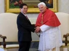 Pope Benedict XVI meets Vietnamese President Nguyen Minh Triet in December 2009. 
