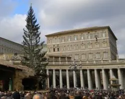 Pope Benedict XVI prays the Angelus on January 5, 2011 in St. Peter's Square?w=200&h=150