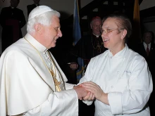 Lidia Bastianich meets Benedict XVI during his April 2008 visit to the US. 
