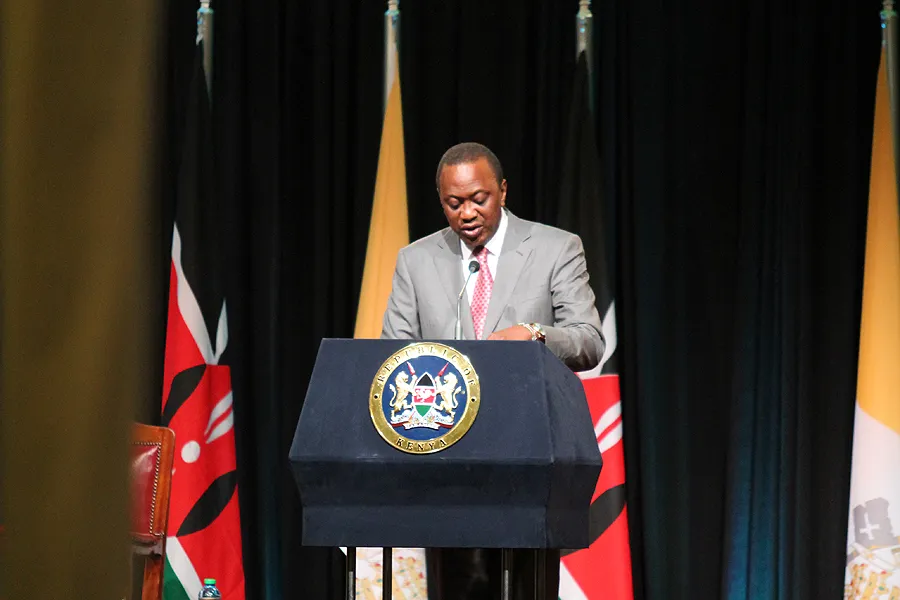 Kenyan President Uhuru Kenyatta addresses government authorities in Nairobi, Nov. 25, 2015. ?w=200&h=150