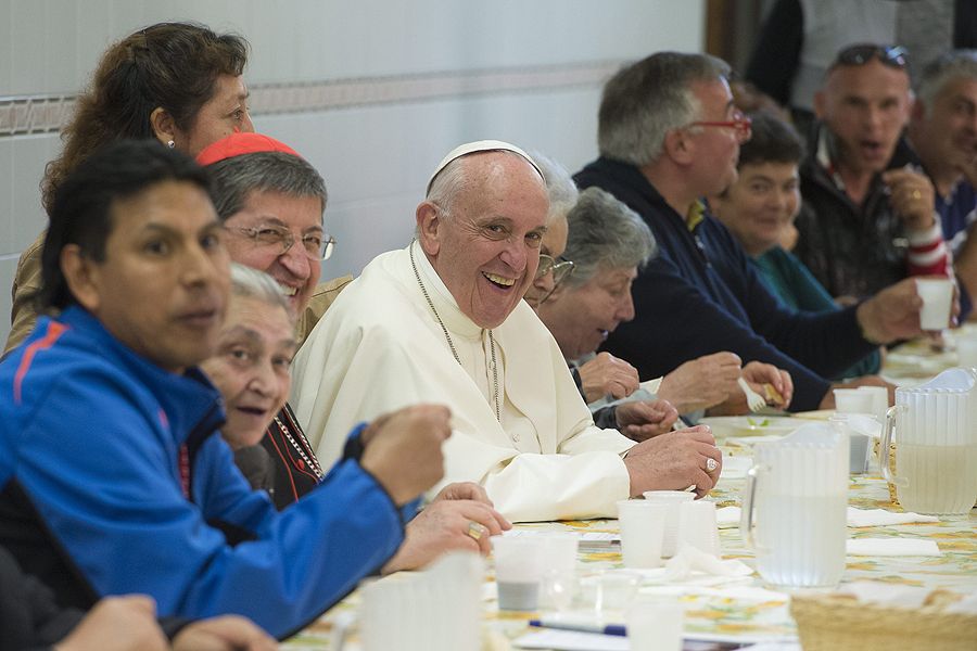 Pope Francis eats lunch with the poor during a 2015 visit to Florence and Prato. ?w=200&h=150