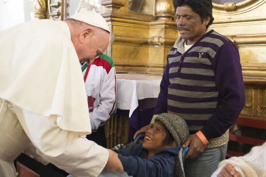 Pope Francis greets Mexican faithful at the Cathedral of San Cristobal de las Casas, Feb. 15, 2016. ?w=200&h=150