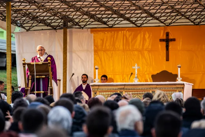 Pope Francis All Souls Day Mass Laurentino Cemetery Nov 2 2018 Credit Daniel Ibanez CNA CNA