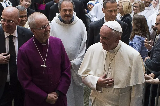 Pope Francis and Anglican Primate Archbishop Justin Welby walk into the church of San Gregorio al Cielo to pray First Vepsers together. ?w=200&h=150
