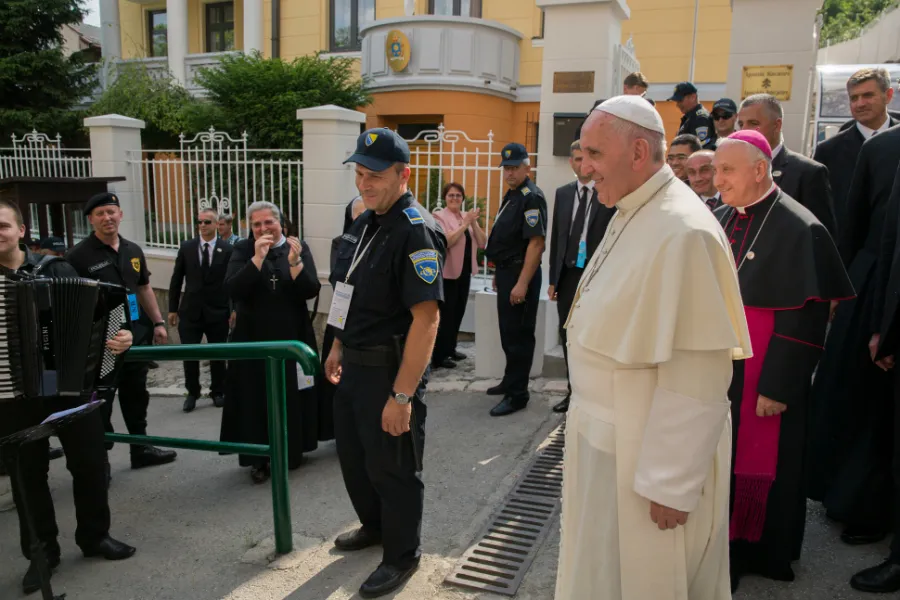 Pope Francis outside the apostolic nunciature in Sarajevo, Bosnia and Herzegovina, June 6, 2015. ?w=200&h=150