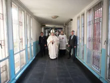 Pope Francis arrives at Rebibbia prison in Rome for the Holy Thursday Mass, April 2, 2015. 
