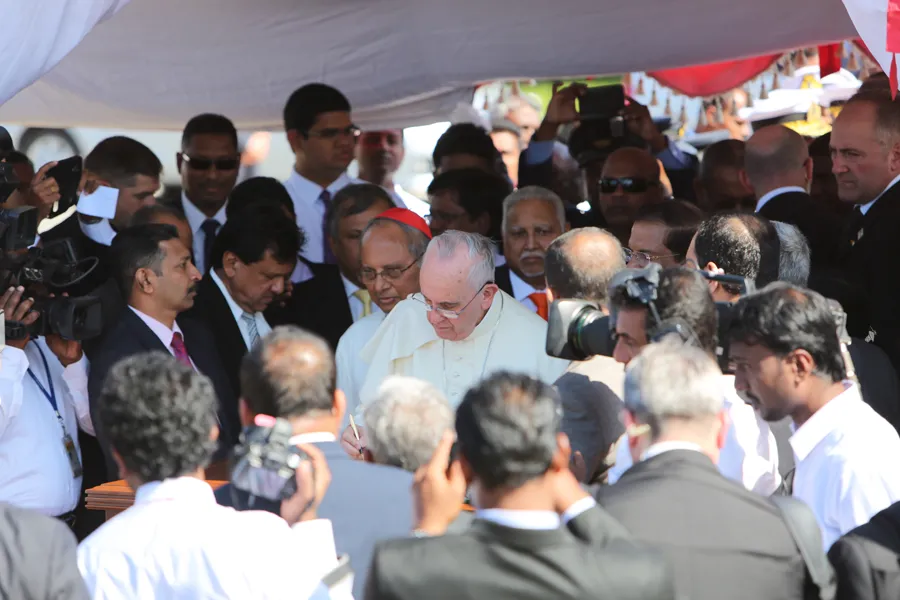 Pope Francis arrives at the airport in Colombo, Sri Lanka on Jan. 13, 2015. ?w=200&h=150