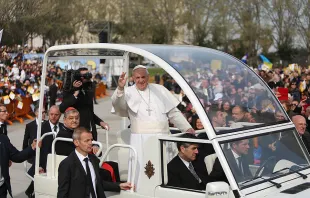 Pope Francis greets the faithful of Naples from the Popemobile, March 21, 2015.   Daniel Ibanez/CNA.
