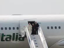 Pope Francis arrives in the Central African Republic Nov 29, 2015. 