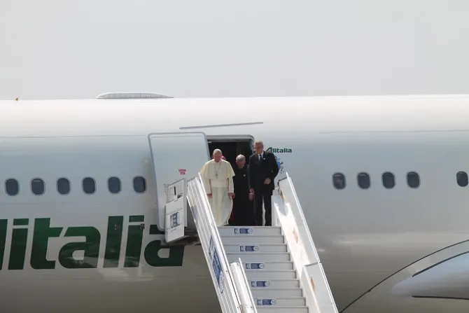 Pope Francis arrives in the Central African Republic Nov 29 2015 Credit Martha Calderon CNA