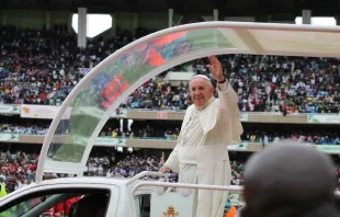 Pope Francis arrives to meet with youth at Kasarani stadium in Kenya on Nov. 27, 2015.   Martha Caldaron/CNA.