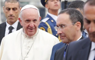 Pope Francis arrives to the airport of Baku in Azerbaijan Oct. 2, 2016.   Alan Holdren/CNA.