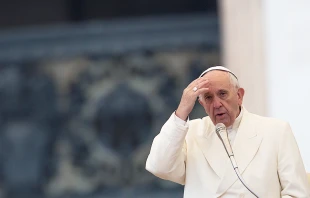 Pope Francis makes the sign of the cross during the General Audience in St. Peter's Square, Jan. 31, 2018.   Daniel Ibanez/CNA.