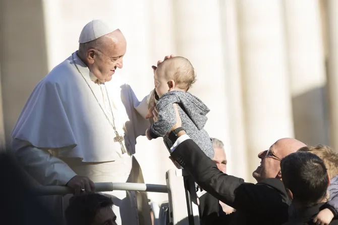 Pope Francis blesses a baby Nov 21 2018 Credit MarinaTestino CNA