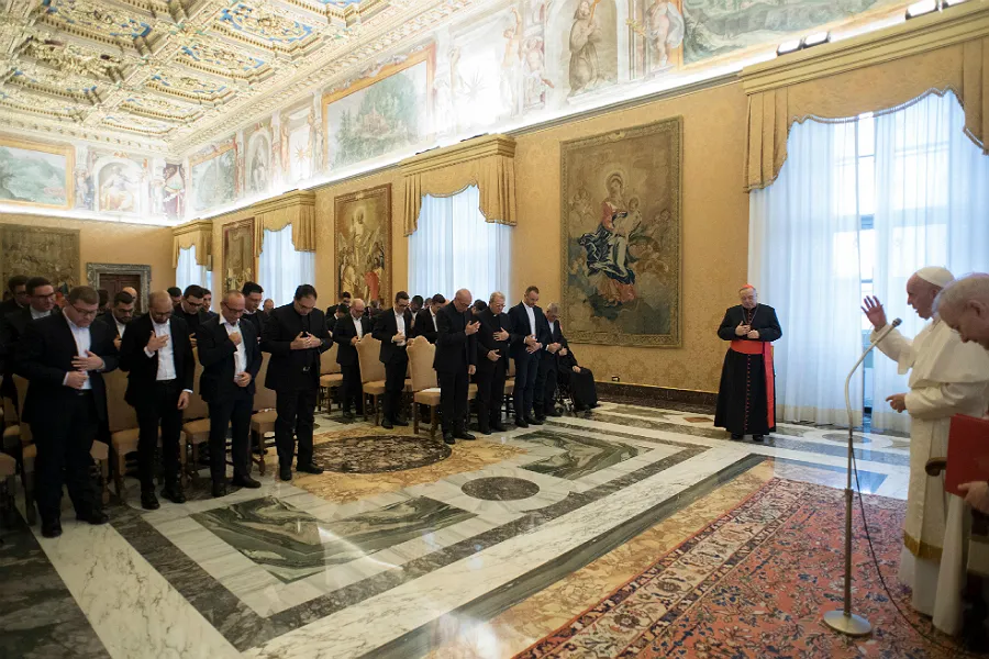 Pope Francis blesses the seminarians of the Diocese of Agrigento during their meeting in the Vatican's Consistory Hall, Nov. 24, 2018. ?w=200&h=150