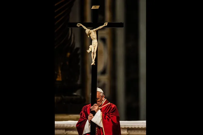 Pope Francis carries the Cross on Good Friday at St Peters Basilica on April 3 2015 Credit   M IMPROVED CPP CNA 4 3 15