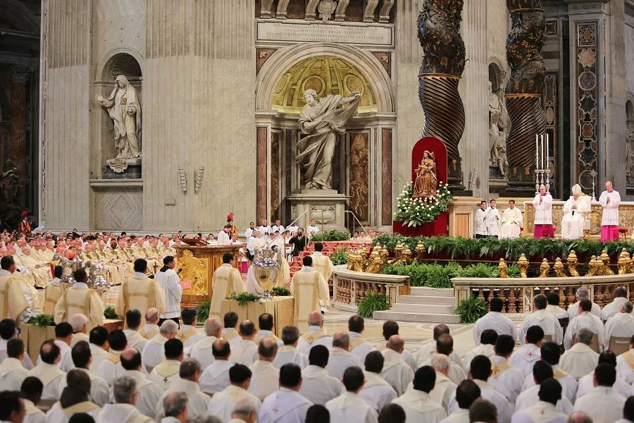 Pope Francis celebrates Holy Thrusday's Chrism Mass in St. Peter's Basilica April 2, 2015. ?w=200&h=150