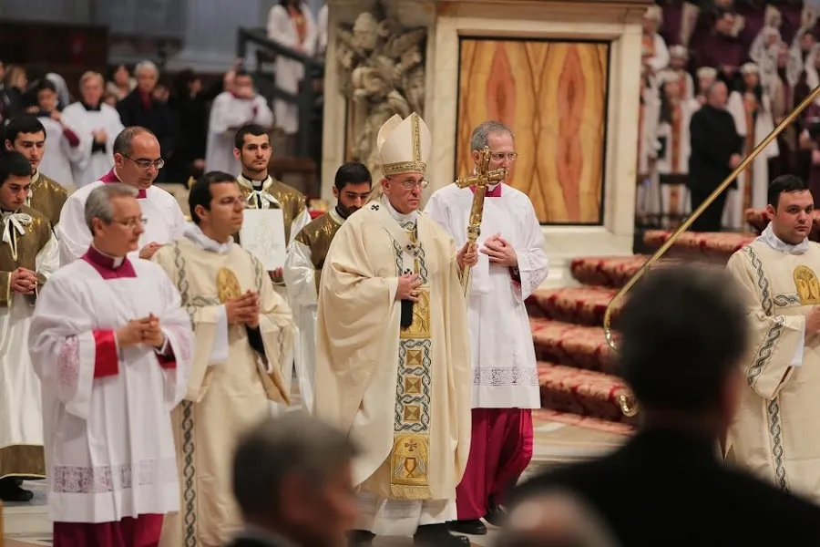 Pope Francis celebrates Divine Mercy Sunday liturgy for faithful of the Armenian rite April 12, 2015. ?w=200&h=150