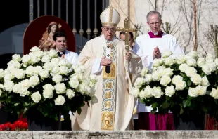 Pope Francis celebrates Easter Mass in St. Peter's Square April 1, 2018.   Daniel Ibáñez/CNA.
