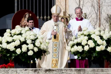 Pope Francis celebrates Easter Mass in St Peters Square April 1 2018 Credit Daniel Ibez CNA