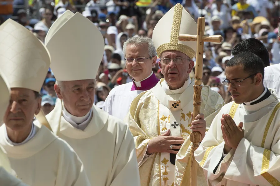 Pope Francis processes into Mass at Quito's Bicentennial Park, July 7, 2015. ?w=200&h=150