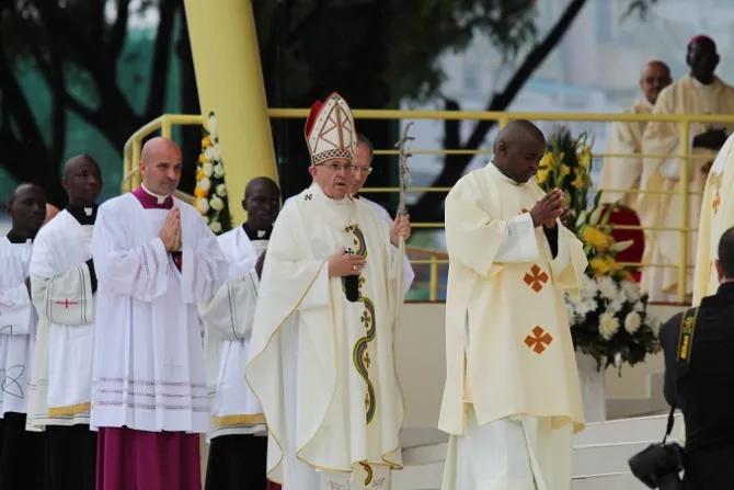 Pope Francis celebrates Mass at the University of Nairobi Nov 26 2015 Credit Martha Calderon CNA
