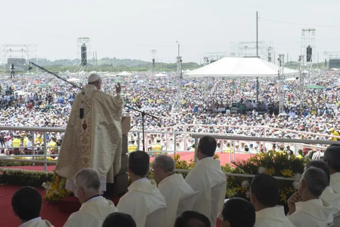 Pope Francis celebrates Mass for thousands gathered at Guayaquil in Ecuador on July 6 2015 Credit LOsservatore Romano CNA 7 6 15
