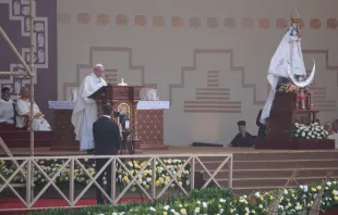 Pope Francis celebrates Mass in Huanchaco, Peru Jan. 20, 2018.   David Ramos/CNA.