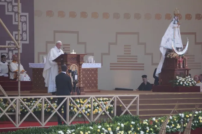 Pope Francis celebrates Mass in Huanchaco Peru Jan 20 2018 Credit David Ramos CNA
