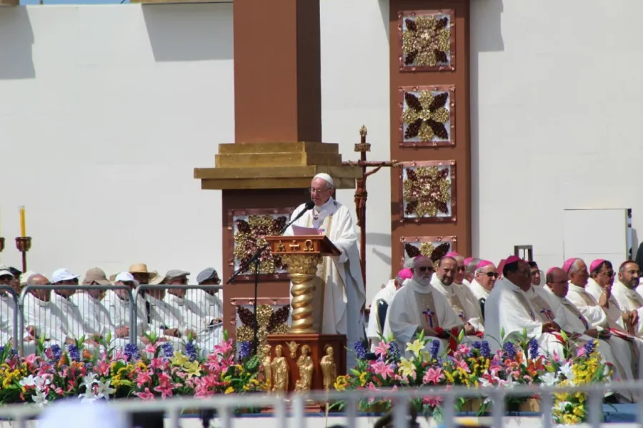 Pope Francis celebrates Mass in Iquique, Chile Jan. 18, 2018. ?w=200&h=150