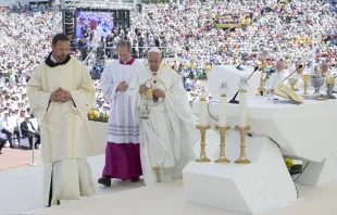 Pope Francis celebrates Mass in Sarajevo’s Kosevo Stadium June 6, 2015.   L'Osservatore Romano.