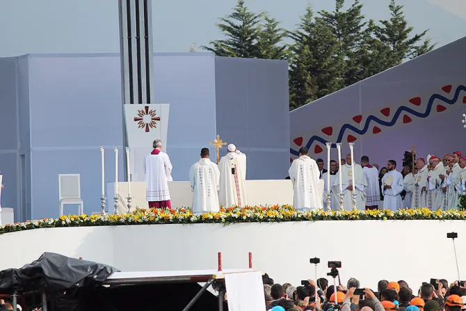 Pope Francis celebrates Mass in Simon Bolivar Park  in Bogota Colombia on Sept 7 2017 Credit Alvaro de Juana 4 CNA