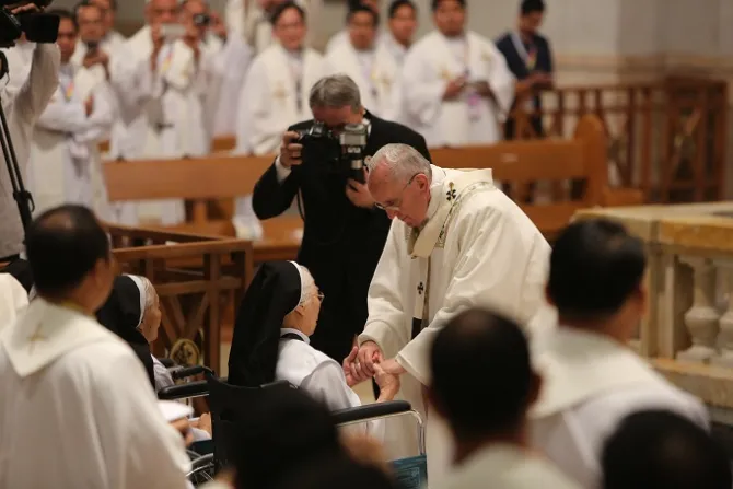 Pope Francis celebrates Mass inside Manilas Cathedral of the Immaculate Conception on Jan 16 2015 Credit Alan Holdren CNA