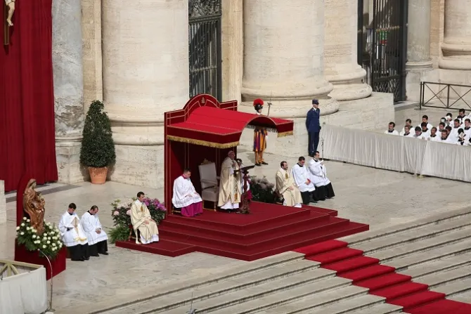 Pope Francis celebrates Mass on Divine Mercy Sunday April 4 2016 Credit Alexey Gotovsky CNA
