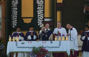 Pope Francis celebrates Mass with indigenous communities of Chiapas, Feb. 15, 2016.   Eduardo Berdejo/CNA