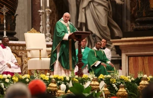 Pope Francis celebrates Mass with new cardinals Feb. 15, 2015.   Lauren Cater/CNA.