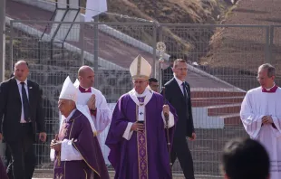 Pope Francis celebrates Mass with religious at Venustiano Carranza Stadium in Morelia, Mexico, Feb. 16, 2016.   David Ramos/CNA.
