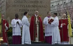 Pope Francis celebrates Palm Sunday Mass on March 24, 2013 in St. Peter's Square. ?w=200&h=150