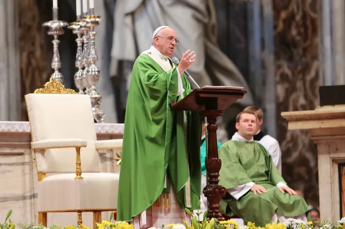 Pope Francis celebrates Thanksgiving Mass for Canadian Saints François of Laval and Marie of the Incarnation on Oct. 12, 2014. ?w=200&h=150